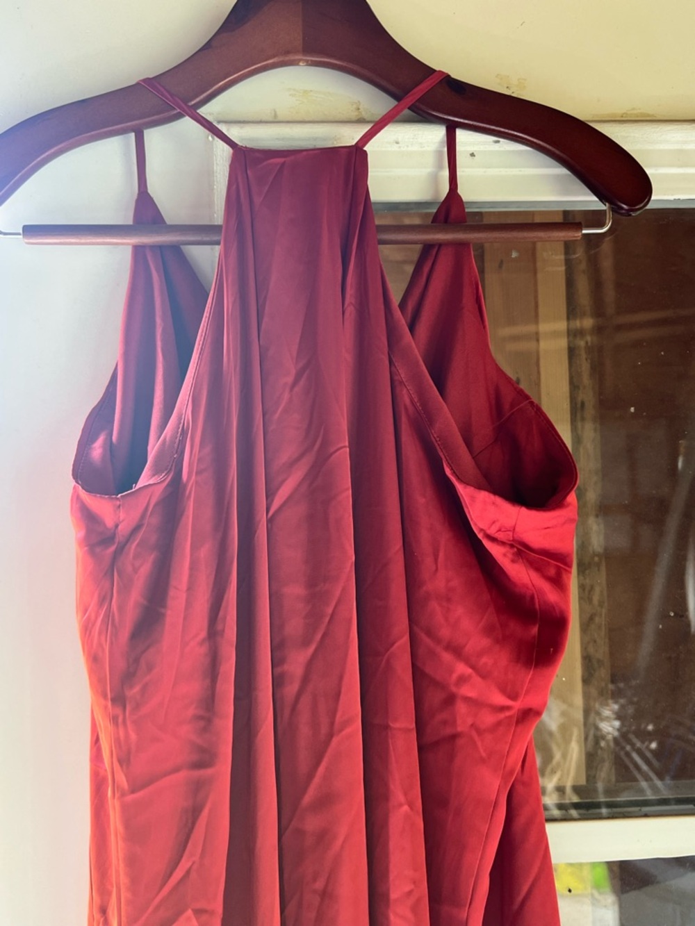 Sleeveless Red Maxi Dress with V-Neck - Classic Evening Style - Picture 4 of 4